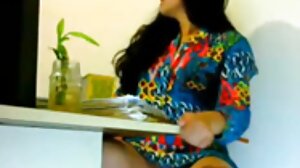 갈색 머리의 거유 폭탄 Aletta Ocean은 Kevin Moore, Tara White, Donna Bell, Rocco Siffredi와 함께 하드 코어 섹스를 보여줍니다.